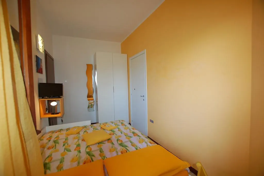 Hotel La Rosa Scarlatta Broseta à Bergame Maison d'hôtes
